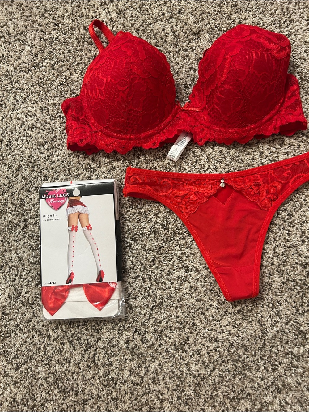Red Lace Push-Up Bra & Thong Set. Thigh high with side hearts new set